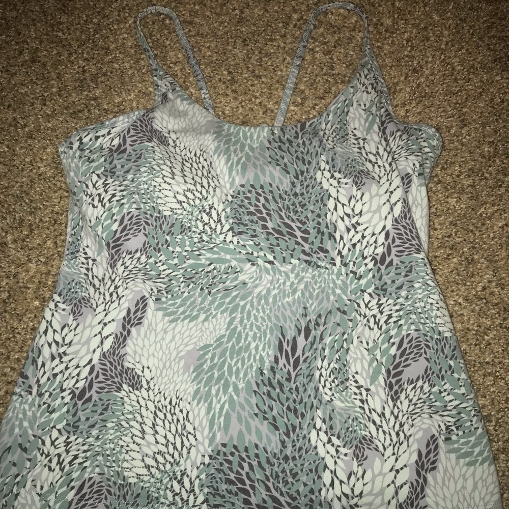 Shades of blue and green patagonia athleisure tank top size large.